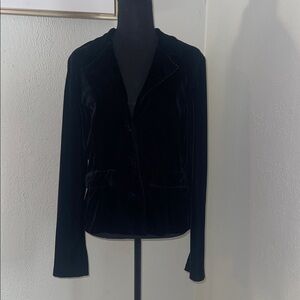 Chic Black Velvet Women's Blazer